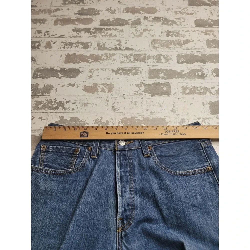 Levis 501 Jeans Mens 32x34 Blue Denim Straight Leg Button Fly Medium‎ Wash